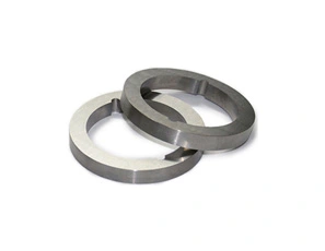 Anillo restrictor cermet basado en Ti